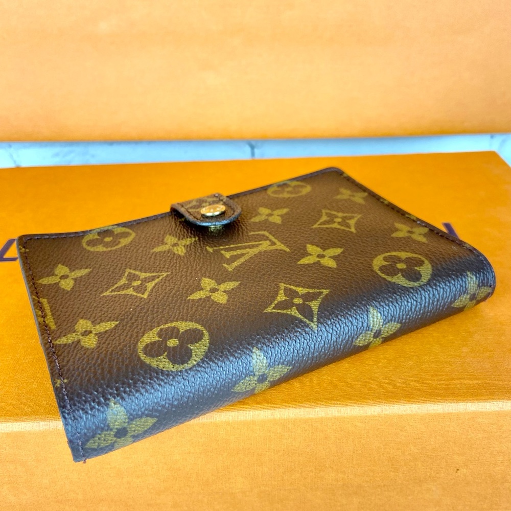 Louis Vuitton PM Size Planner Agenda with paper clips - Picture 5 of 14